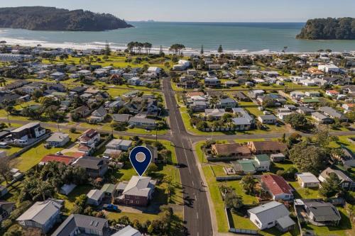 Williamson Getaway - Top Whangamata Location