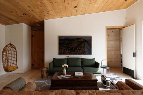 Willow Creek - Modern Sunlit Bungalow ST-2024-0253