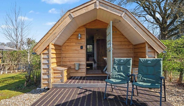 Willow Stylish pod with peaceful rural views