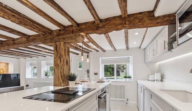 Willowbrook Cottage - 3 Bed Countryside Escape