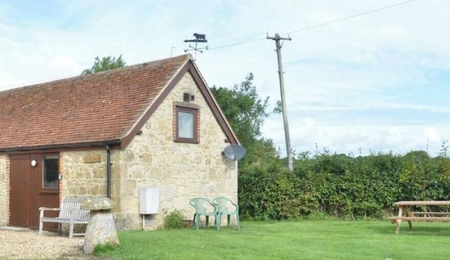 Willows - a barn that sleeps 2 guests in 1 bedroom plus 2 on sofa bed [lounge]