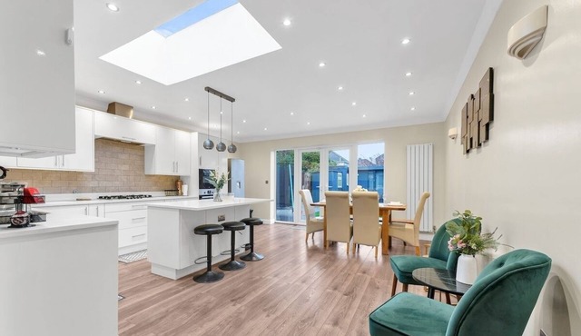 Windermere - Modern & Spacious House