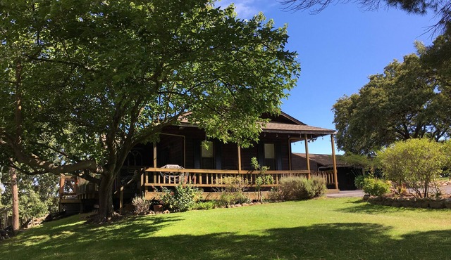 Windhaven Cottage Overlooking the Carneros Vineyards