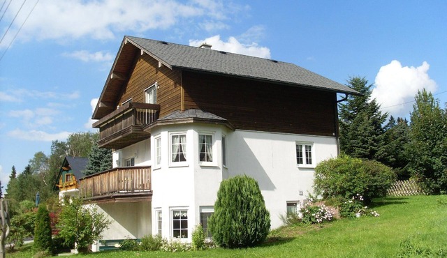 Windmill" holiday villa with wallbox