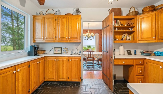 Windmill Point Place - All yours - Private Beach Location