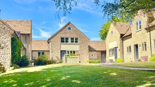Windrush Cottage, Seven Springs Cottages