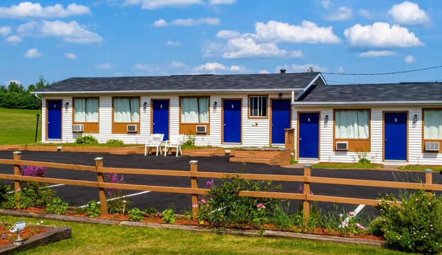 Winds Motel
