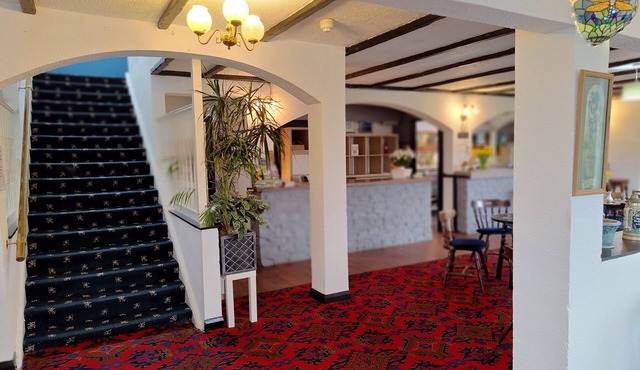 Windsor Local Hotel
