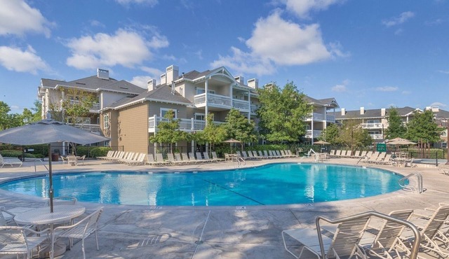Windsor | Wine Country | Pool & Vineyards | 2BR Twin