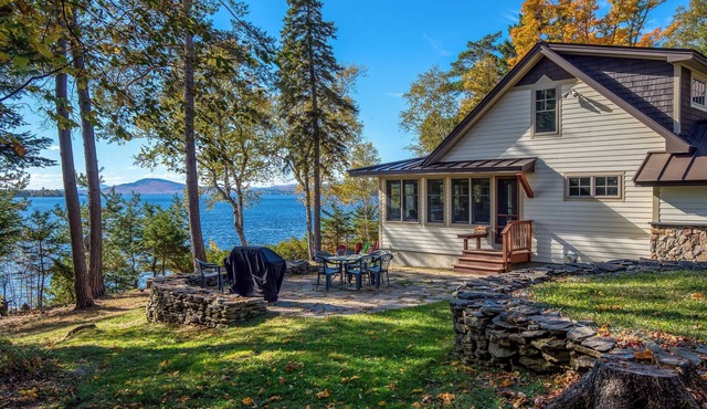 Windy Cross | Private Waterfront, Dock, Hot Tub & Ping Pong