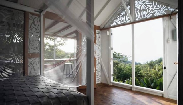 Wings Waterfall & Treehouse Cabin