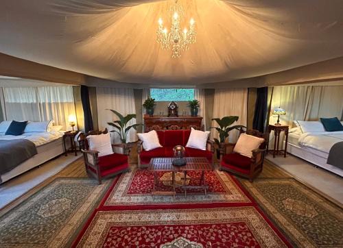 Wingtons Glamping