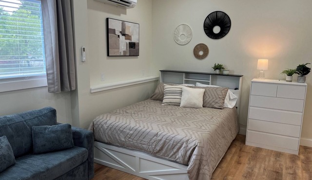 Winney Hill Studios #3 of 8 - Full Renovation, 1 mile to ASV