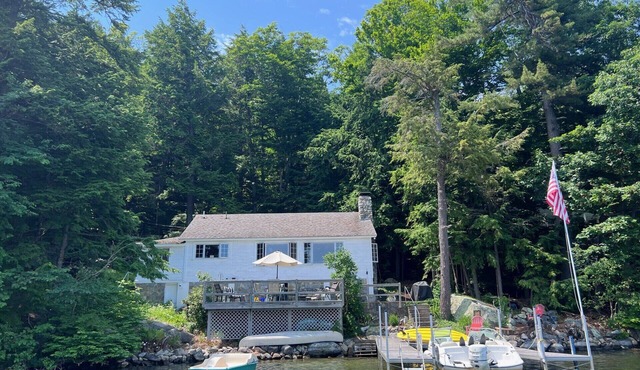 Winnipesaukee Heirloom Cottage