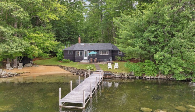 Winnipesaukee Log Home Sand Beach South Exposure Views Sleeps 8
