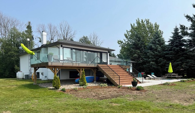 *Winter Long Term Rental* - Secluded Waterfront Bliss