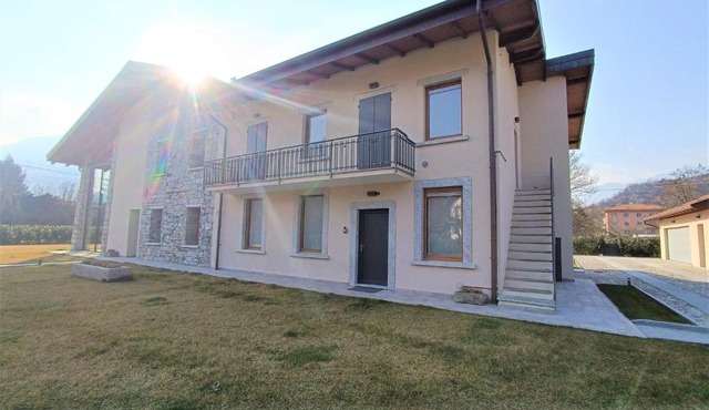 Winter Spring Summer Apartments