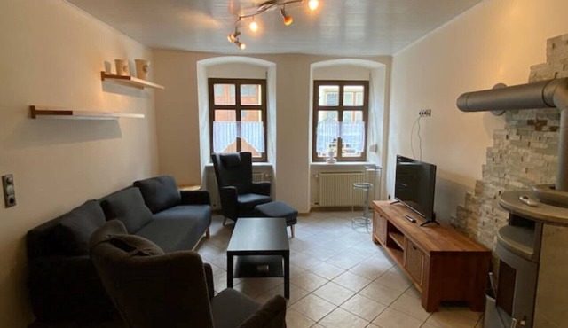 Winzerhaus mit Kamin, 5 Doppelzimmern und 5 Bädern