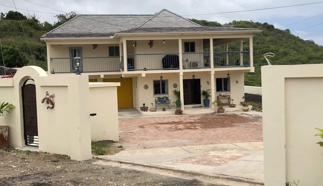 Wit's End, Very High-End Finish, 4 Beds and 3 Baths, With Private Pool