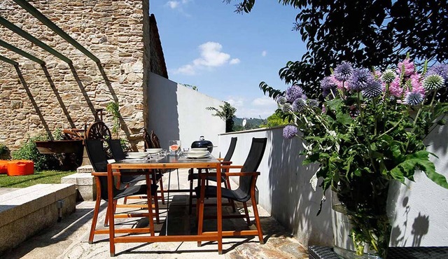 With private garden, 5 min from the cathedral.