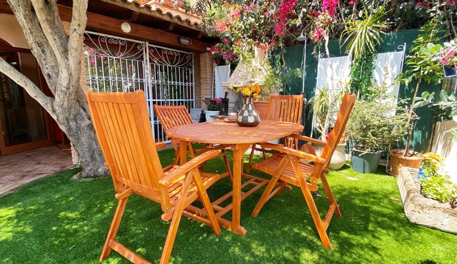 Within walking distance of Sant'Andrea beach (15 km from Cagliari) with barbecue