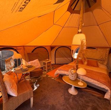 Witte Merel Glamping