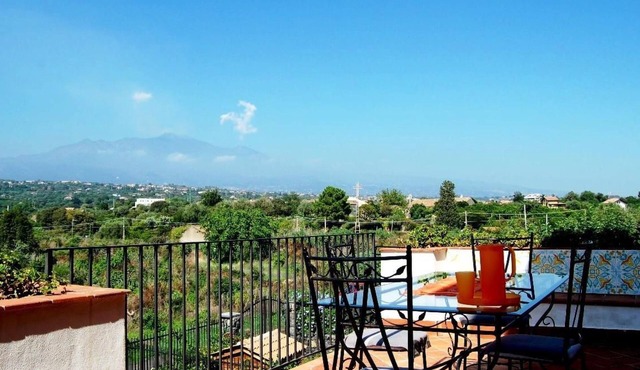 Wohnung 'Casa Etna' mit Wasserblick by Interhome