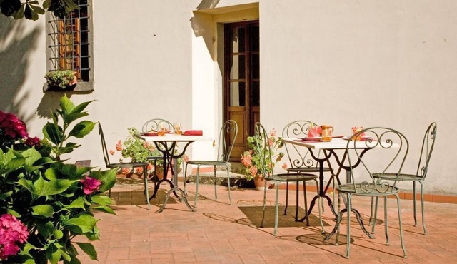 Wohnung in einer alten Villa mit Schwimmbad by Interhome