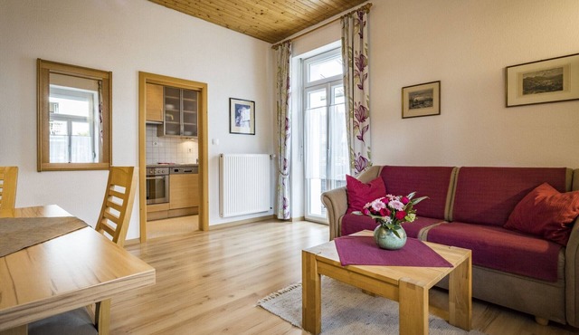 Wohnung LISTSEE: Zwei-Zimmer-Nichtraucher-Wohnung für 1- 3 Personen mit großem glasüberdachtem Balkon