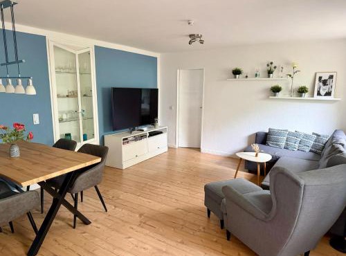 Wohnung m. eigener Terrasse u. Zugang, Hamburg-nah