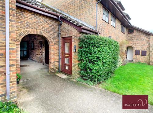 Wokingham - Maisonette Communal Garden
