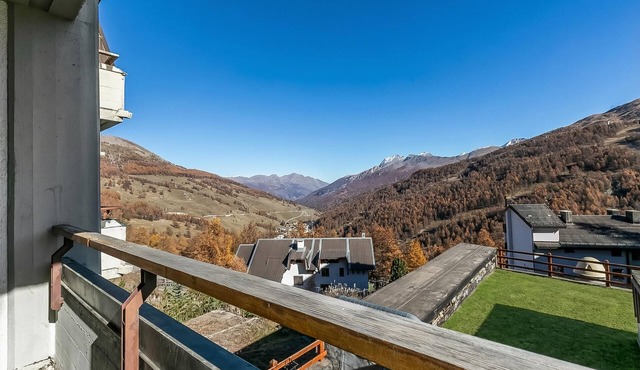 Wolf & Deer Apartment Ski-In Ski-Out 250m, Sestriere, Italy