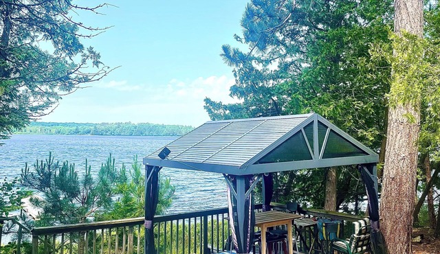 Wolfe Lake Cottage sleeps eight - Nipissing, Ontario, Canada