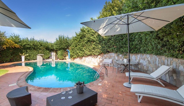 Wonderful private villa for 10 people with hot tub, A/C, private pool, WIFI and panoramic view