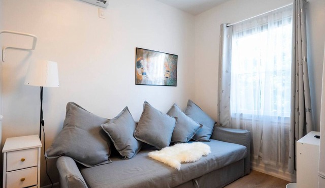 Wonderful Cozy Studio in Lovely Queens with AC, WiFi, Laundry and Parking