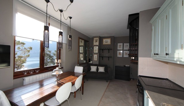 Wonderful front lake apartment near Bellagio