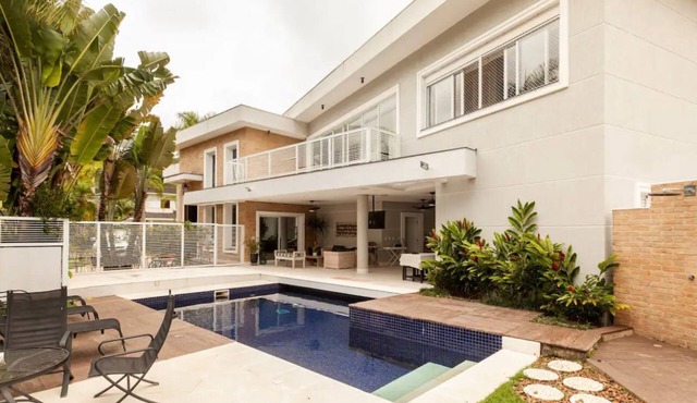 Wonderful house, beach tennis, complete court, beach and leisure.