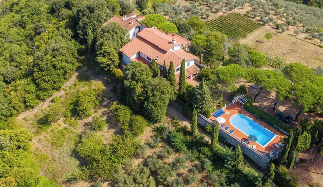 Wonderful private villa for 10 people with private pool, WIFI, TV, patio and pets allowed