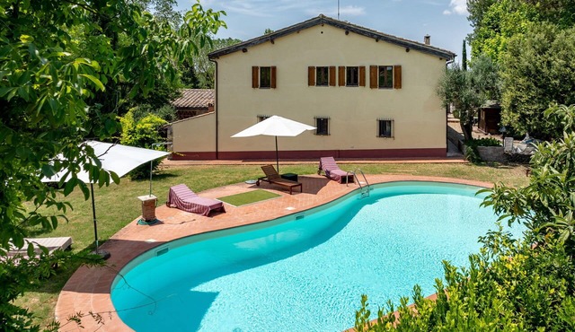 Wonderful private villa for 8 people with WIFI, private pool, TV and pets allowed, close to Siena