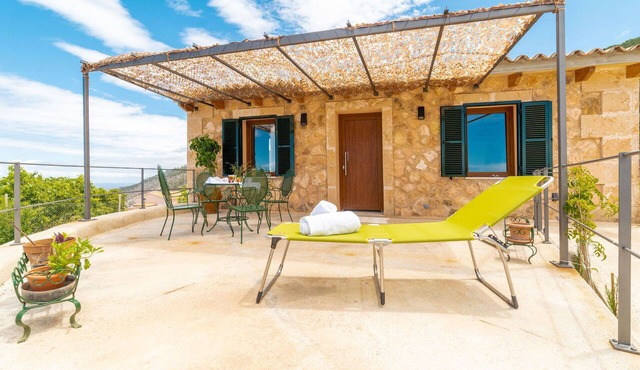 Wonderful private villa for 2 guests with WIFI, A/C, TV and patio