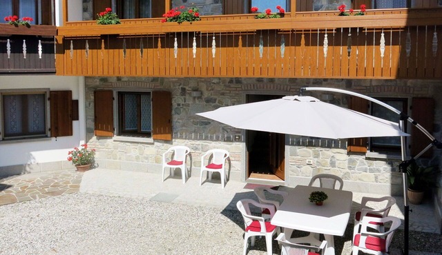 Wonderful private villa for 8 guests with WIFI, TV and patio