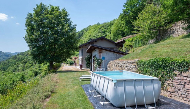 Wonderful private villa for 6 people with WIFI, private pool, TV, patio and pets allowed