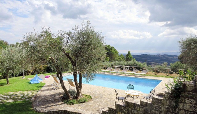 Wonderful private villa for 11 guests with private pool, WIFI, hot tub, A/C, TV, terrace and par.