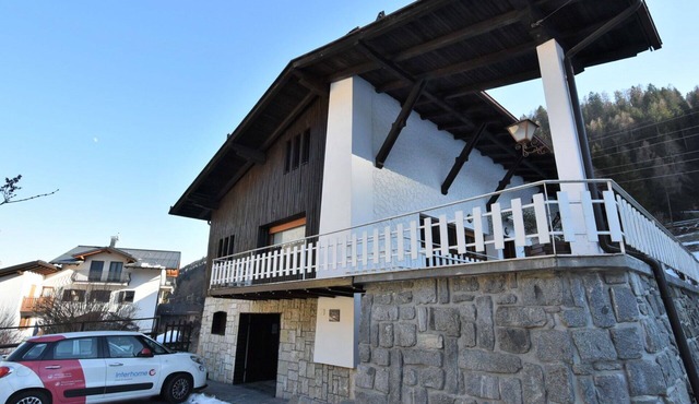 Wonderful private villa for 8 people with WIFI, TV, terrace and pets allowed