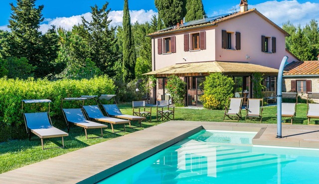 Wonderful private villa for 10 guests with WIFI, private pool, A/C, TV, patio and panoramic view