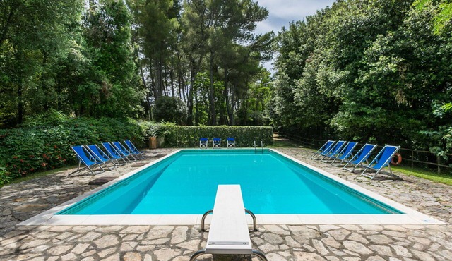 Wonderful private villa for 8 people with WIFI, pool and pets allowed