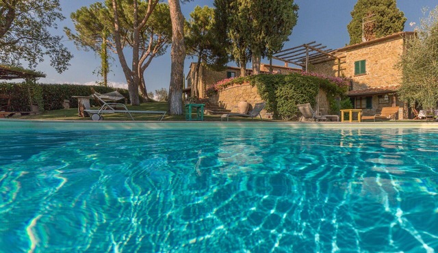 Wonderful private villa for 15 guests with WIFI, private pool, TV, veranda and panoramic view