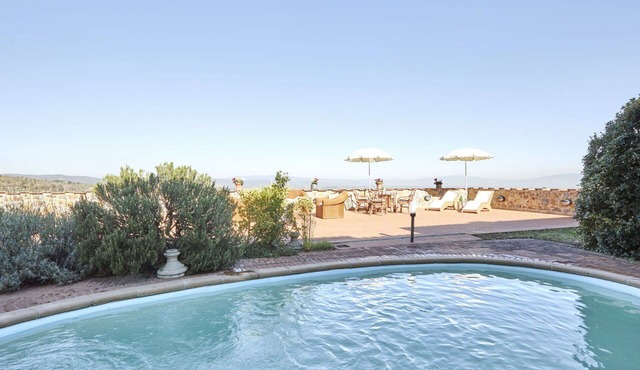 Wonderful private villa for 16 guests with WIFI, A/C, private pool, hot tub, TV and balcony
