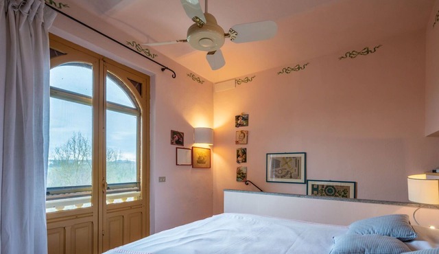 Wonderful private villa for 3 guests with TV, patio, pets allowed and parking