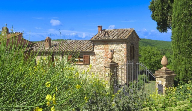 Wonderful private villa for 4 people with private pool, WIFI, A/C and TV